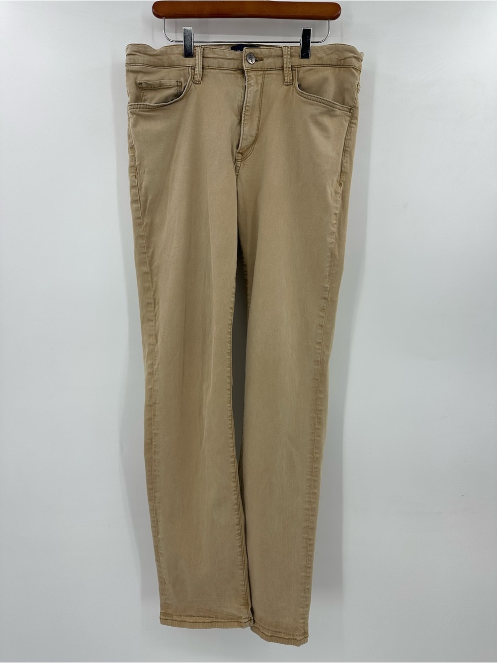 34 Heritage Charisma Comfort Rise Classic Straight-Leg Jeans in Khaki
